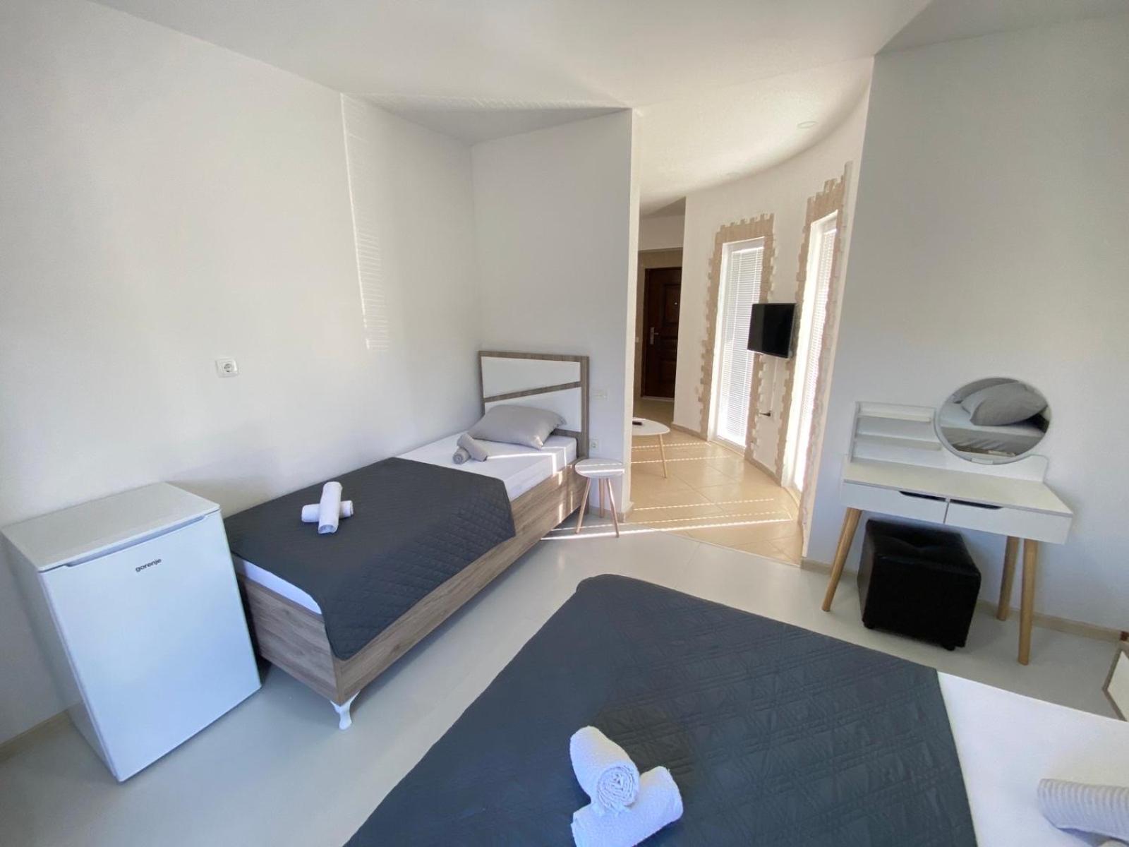 Gjinaj Apartments Ulcinj Bagian luar foto